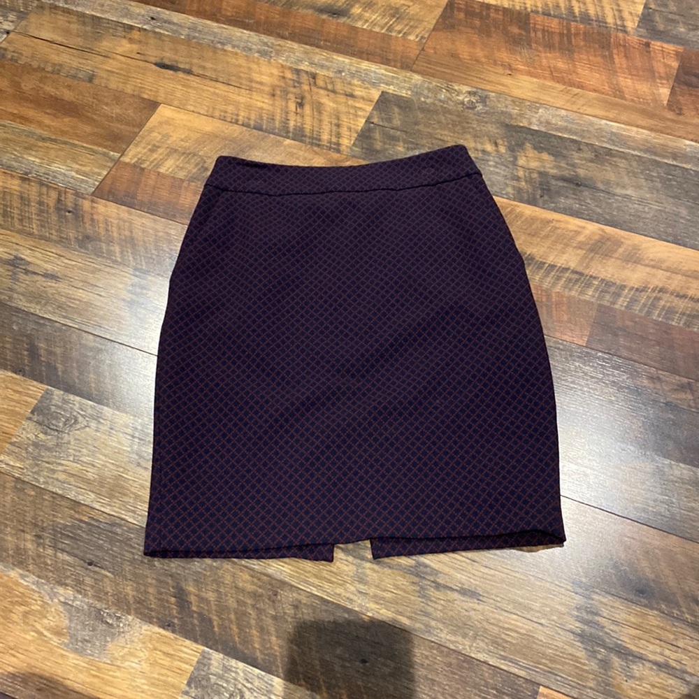 Express size 4 navy and purple pencil skirt